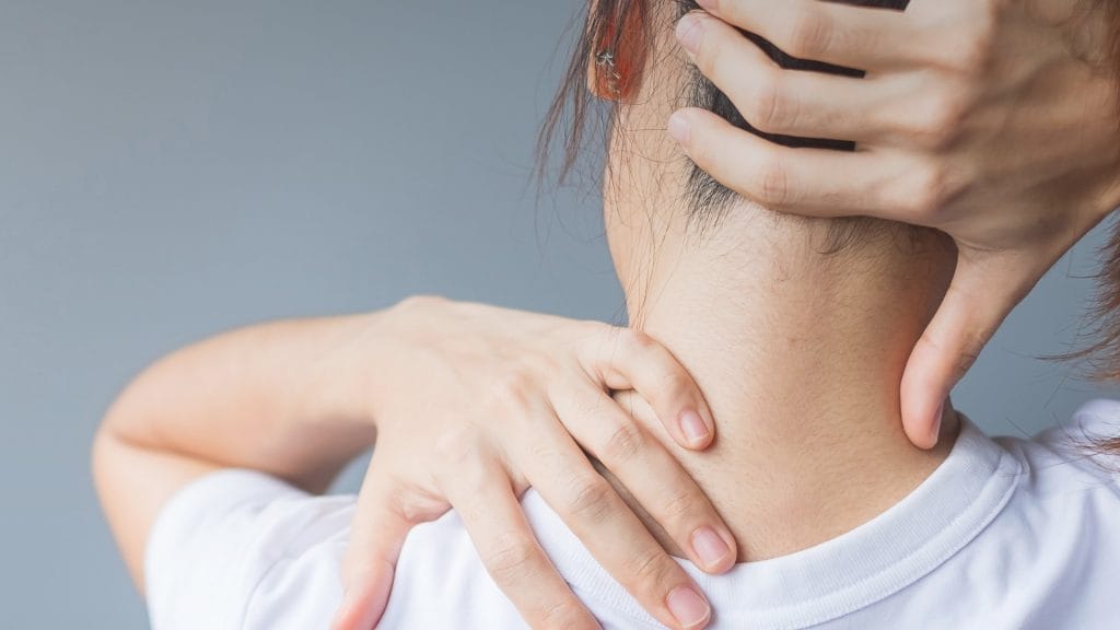 Treating a Neck Sprain Without Drugs