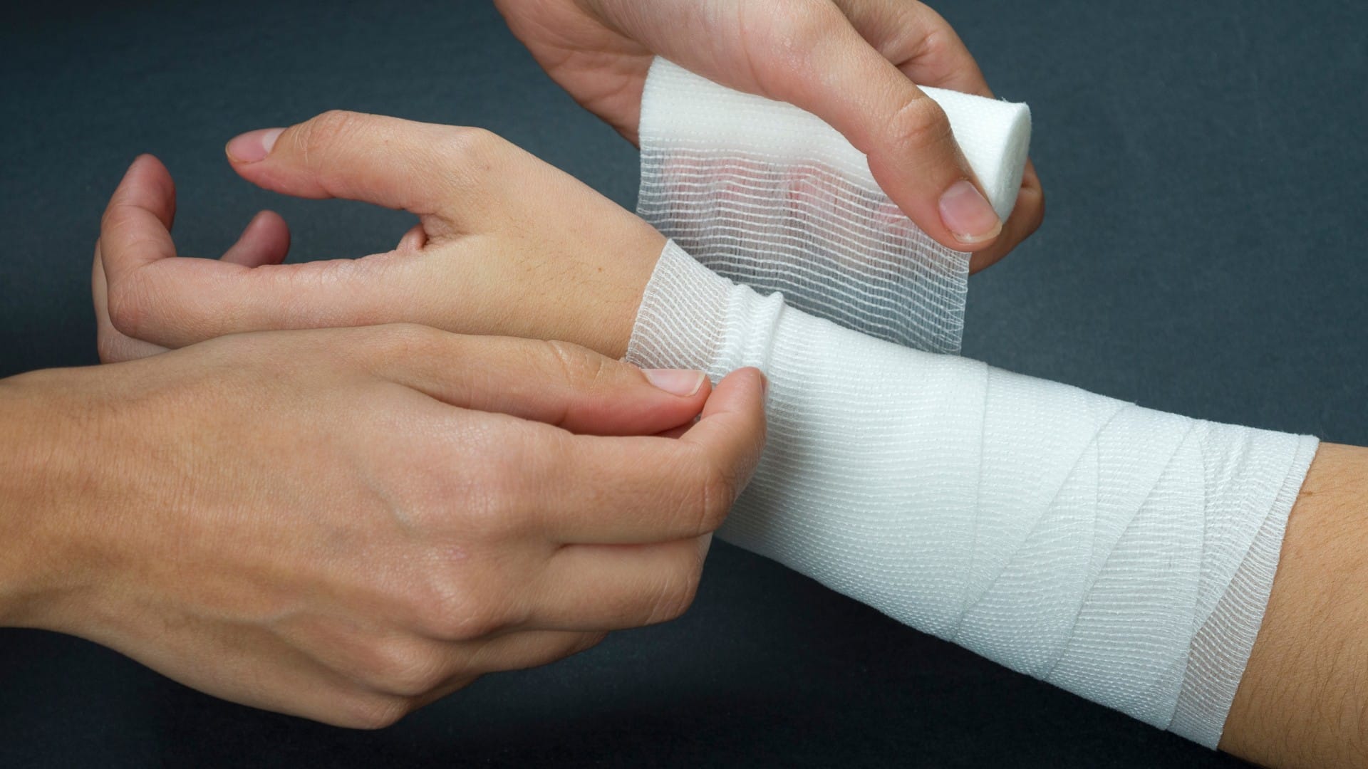 wrist pain RICE method